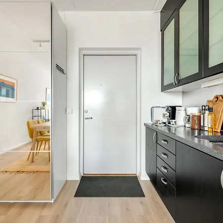 The Polar Throne - With Breathtaking Views