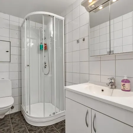 The Polar Throne - With Breathtaking Views